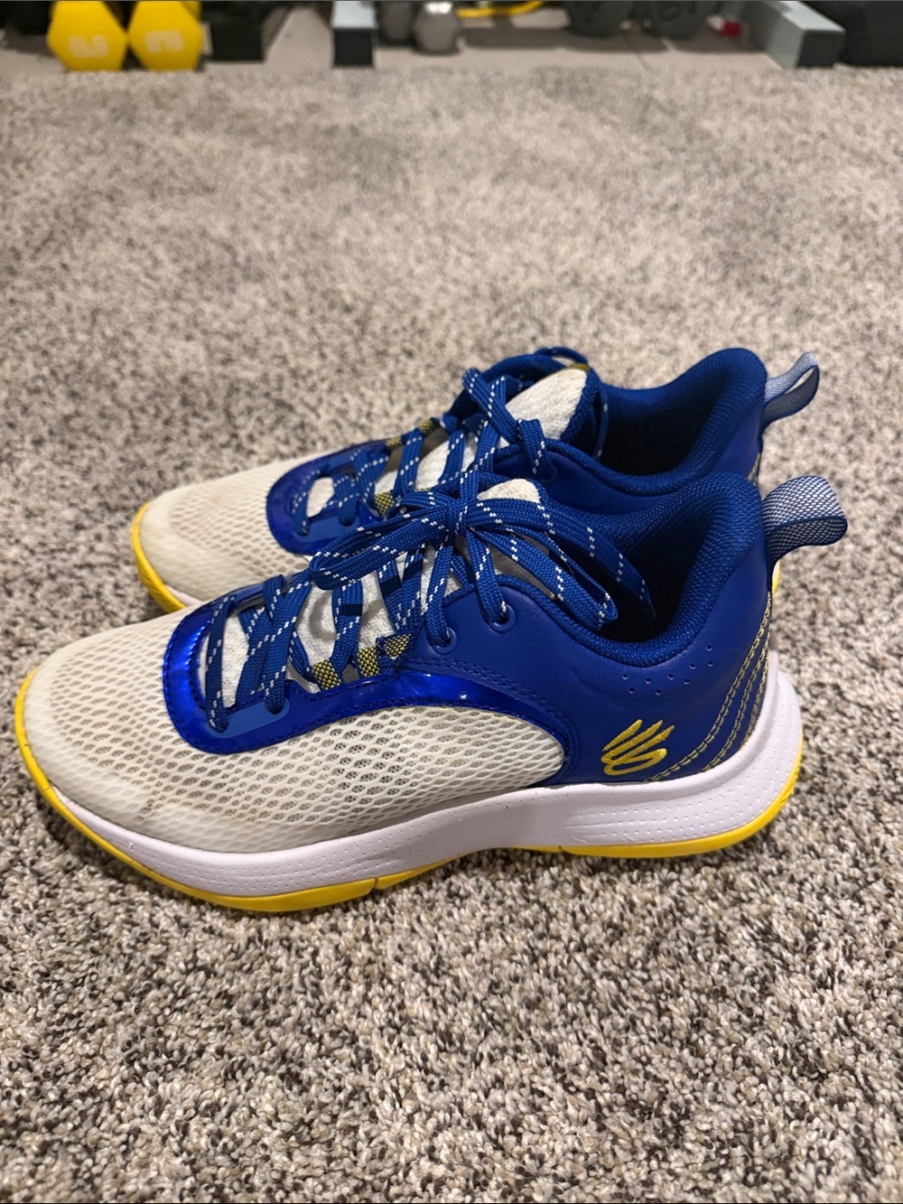 Under Armour Curry Boys sneakers. Size 5.